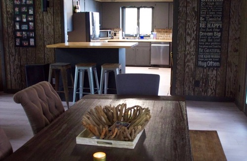 Jacksons' Gap Cabin | Exquisite 3-bedroom cabin with Tanning Dock in Jackson's Gap