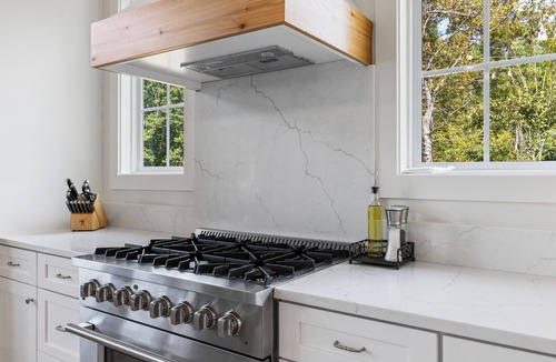 Dadeville House | Fall & Christmas! Newly built Home with Hot Tub, Fire Pit, King Beds, Sleeps 12!
