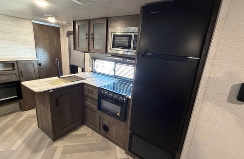 Jasper House | Family Friendly Bunkhouse RV
