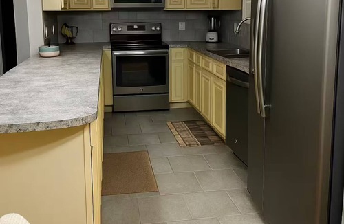 Guntersville House | Family Friendly home down from the lake, just minutes to a dock and downtown!