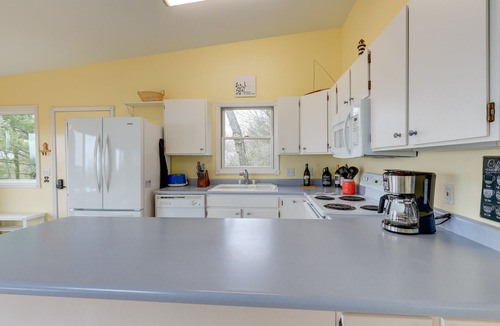 Shelby Cottage | Family Friendly Mears Cottage - Walk to the Beach!