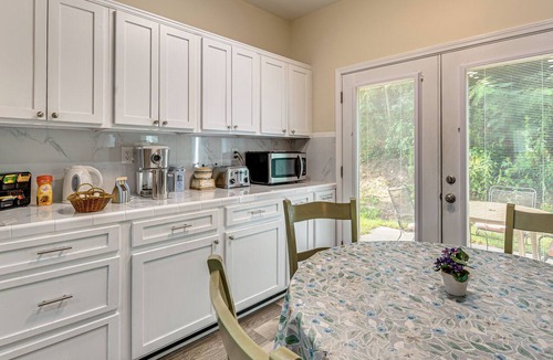 Newnan House | Family-Friendly Newnan Home w/Patio & Yard
