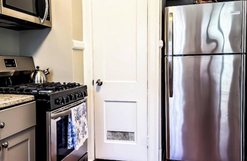 Columbus House | Family friendly weracoba park historic townhouse