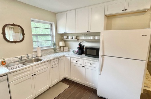 New Castle House | Family Home Trussville-3 king beds-I59- Birmingham