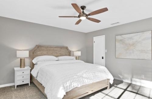 Daphne House | Family or Group Getaway Spacious Home - Porch - Sleeps 10