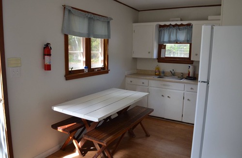 Maple City House | Family resort cottage-Big Glen Lk waterfront.Dock tennis court,kayak,rowboat