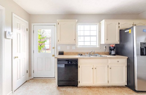 Gunter Afs House | Family & Wellness Retreat Sleeps 8 Near Auburn