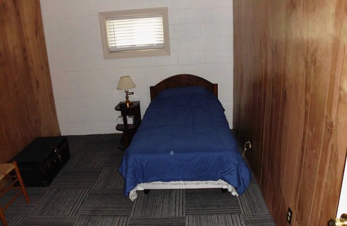 Springville Cabin | Fantastic 2-bedrm cabin with AC on Kentucky Lake, near Paris Landing State Park.
