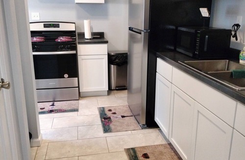 West Washington House | Fantastic 3-bedroom house with AC, heating and internet in South Bend