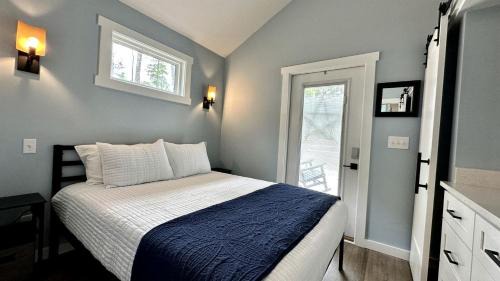 Tracy City House | Fantastic Cozy Cottage Nestled Amidst Trees in Tracy City, Tennessee