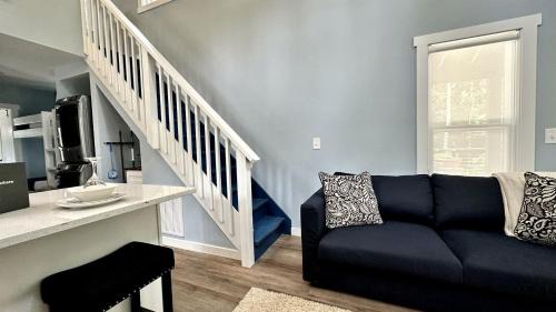 Tracy City House | Fantastic Cozy Cottage Nestled Amidst Trees in Tracy City, Tennessee