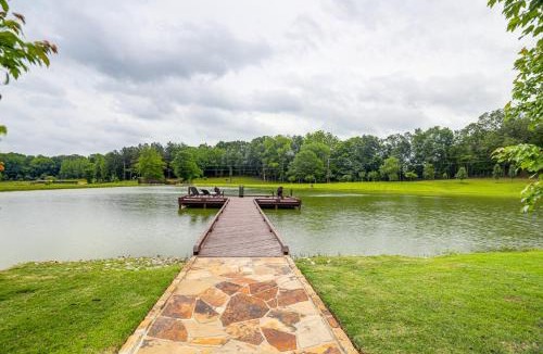 Hernando House | Farm & Lake Views: Rural Mississippi Loft Apt