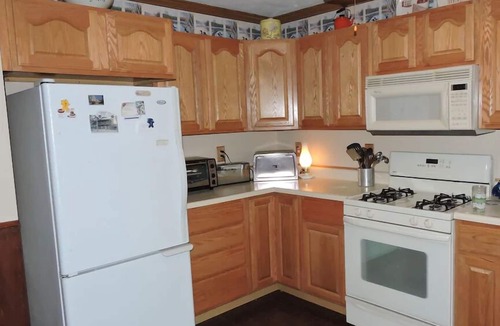 Vanderbilt Cottage | Felker's Cottage: Lakefront Escape with Kayaks, Boats, and Family Fun on Huffman Lake!