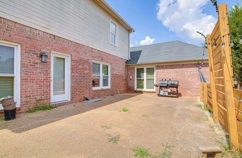 Cordova House | Fire Pit BBQ Patio Kids Playground Sleeps 12