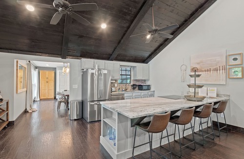 Arley House | Flat Rock Cabin - AMAZING main channel views!