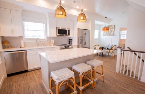 Celina Cottage | Flyer Cove: 4 Bed/3 Bath Cozy Lakeside Cottage!