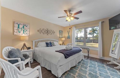 Foley House | Foley 3BR-2BA - Hot Tub - 7 Miles to Beach