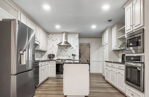 Columbus House | Fort Benning Spacious Pool Home PS5 BBQ Fireplace & More! Sleeps 14+