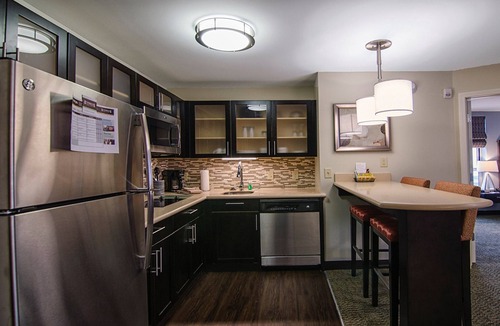 Marquette Condo | Free Breakfast Buffet. Downtown Marquette. Great Location! Close to Northern Michigan University