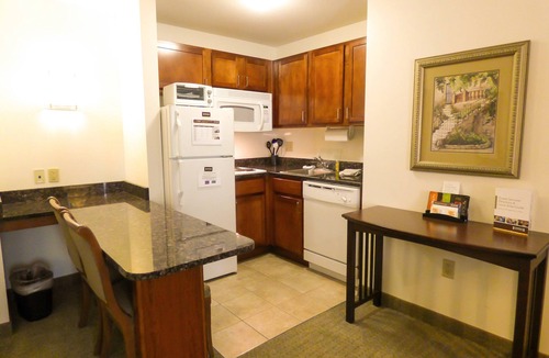 Novi Condo | Free Breakfast Everyday! Pool & Hot Tub. Near Twelve Oaks Mall!