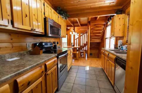 Pigeon Forge Cabin | Free Daily Activities - Spacious 4-Level Cabin with Game Room & Hot Tub