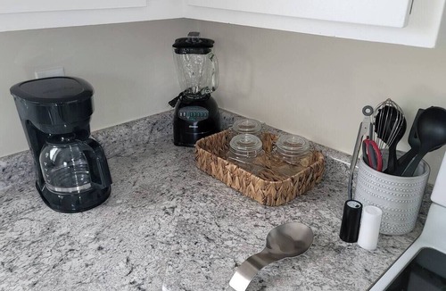 Rossford Apartment | Fresh Remodeled Very Nice Upstairs Bugalo
