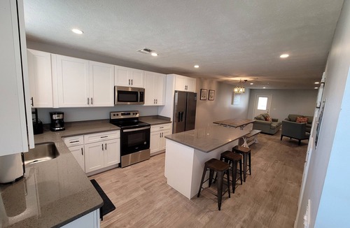 Gulf Vista House | Fully Renovated on Sunnyside Beach - Golf Cart Included - Pool - 3 Bedroom
