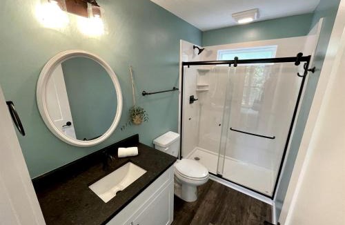 Monteagle House | Fully Stocked Cabin Nestled Among the Trees in Tennessee