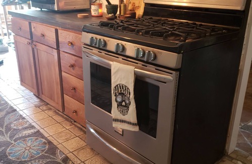Norton Shores Cottage | Funky musical cottage near Lake Michigan PET Friendly!