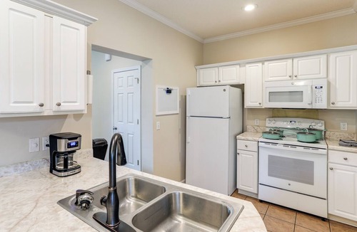 Oxford House | Game Day Getaway! Oxford Home 3 Mi to the Grove