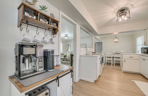 Gaylord House | Gaylord Family Home: Walk to Shops & Restaurants!