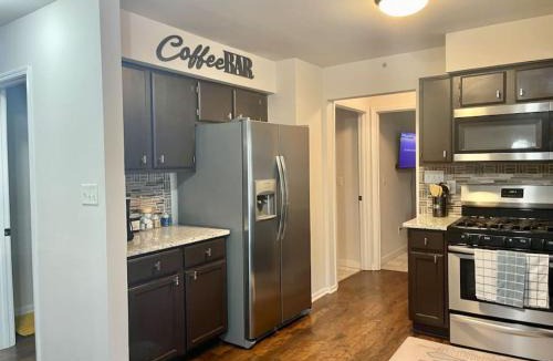 Snellville House | Getaway Home, Huge Yard and Smart TVs in All Rooms
