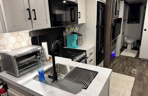 Oak House | Glamping made easy in the beautiful town of Gulf Shores!