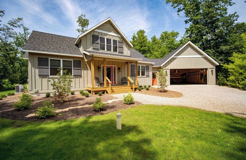 Empire Cabin | Glen Arbor, MI - Walk to Town ~ Home Theater ~ Pool Table ~ Bonfire