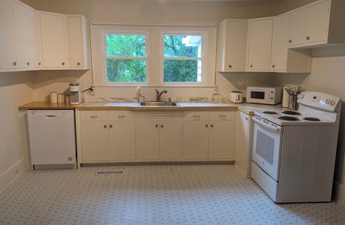 St. Elmo Improvement League House | Glenn Falls Cottage with spectacular treetop views and access to the Glen Falls!