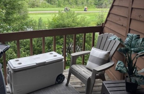 Mancelona Condo | Golf course condo, 10 min to Torch Lake, w/pool, hot tub and sauna!