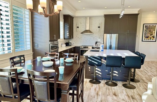 Gulf Shores Villa | Golfers` Paradise. Large Townhouse By 1st Hole In Private Gated Community