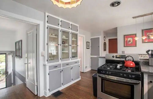 Battle Creek House | Gorgeous 5 bedroom Historic Home in Battle Creek