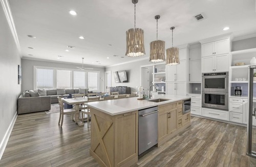 Villa Primera House | Gorgeous 6 BR Gulf Front Home w/Private Pool | Pet Friendly | Event Friendly