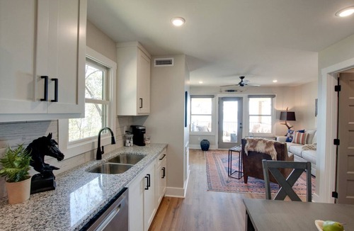 Groveoak Cabin | Gorgeous Cabin Great for Groups or Families with Jacuzzi, Fire Pit and Views in Alabama
