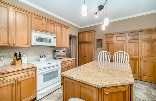 Arcadia House | Gorgeous, dog-friendly home near the lake with fireplace, grill & washer/dryer