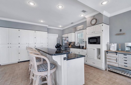 Southpointe House | Gorgeous, Fully renovated Large Gulf Front 5bdrm/4+ba private home w/large decks
