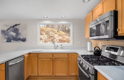 Beachwood-Bluffton Cottage | Gorgeous Lake Michigan Beach