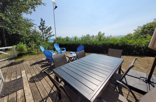 Frankfort House | Great Lakes Getaway - incredible Lakefront Location! Walk to beach and downtown!