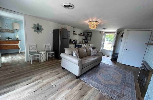Lexington Cabin | Great Lakes Resort - Entire Beach House - Suite 15 and 16
