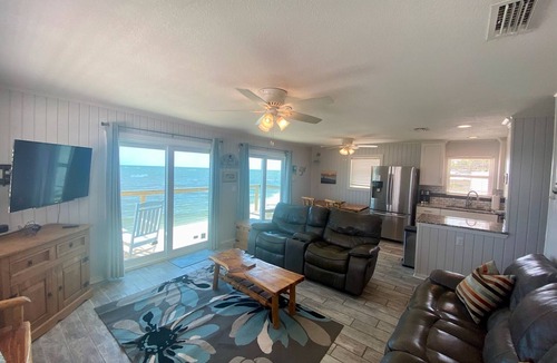 Alligator Point House | Gulf Breeze – Pet-Friendly 3BR Beachfront Stay with Stunning Views & Renovations