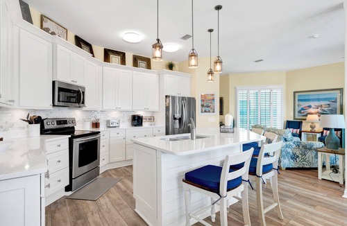 Southpointe House | Gulf Front | Community Pool | Elevator