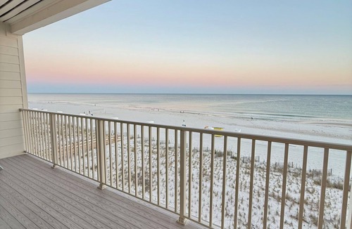 Gulf Shores Condo | Gulf Front Condo! Lowrise, Modern and Clean. Best Location in Gulf Shores.