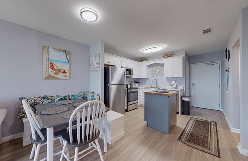 Fort Morgan Condo | Gulf-view condo near Kiva Dunes with pool, hot tub, & gym - snowbird's delight