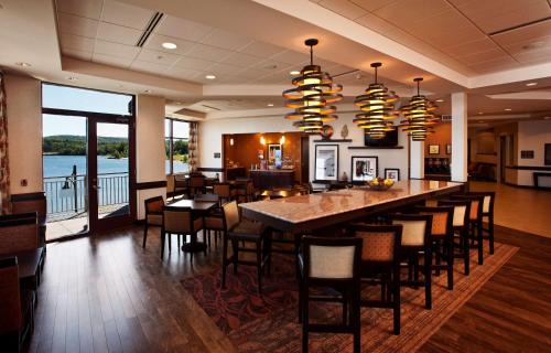Upper Peninsula Michigan Hotel | Hampton Inn Marquette-Waterfront